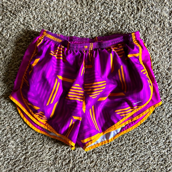 Nike Dri-fit running shorts lot of 4 women’s Large - Picture 3 of 5